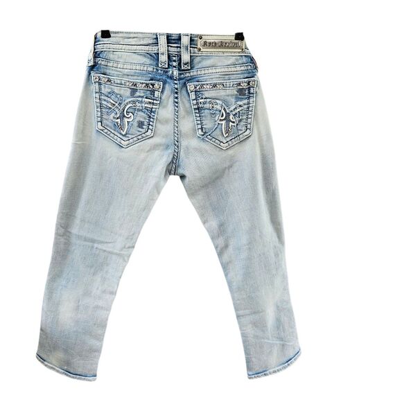 Rock Revival Crop Jeans 29 X 25 Nancy Light Wash Embroidered With Rhinestones - Picture 1 of 10